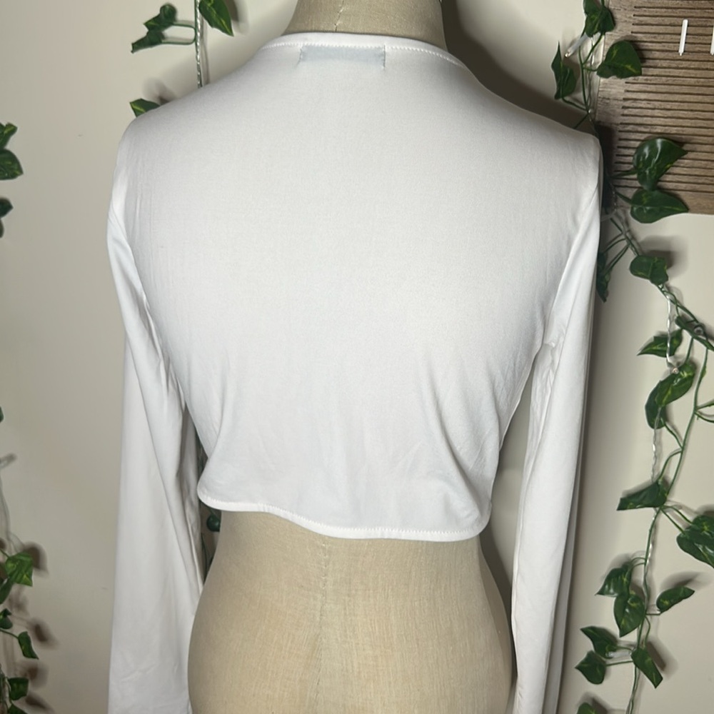 Just Quella White O-Ring Longsleeve Crop Top - Picture 4 of 5